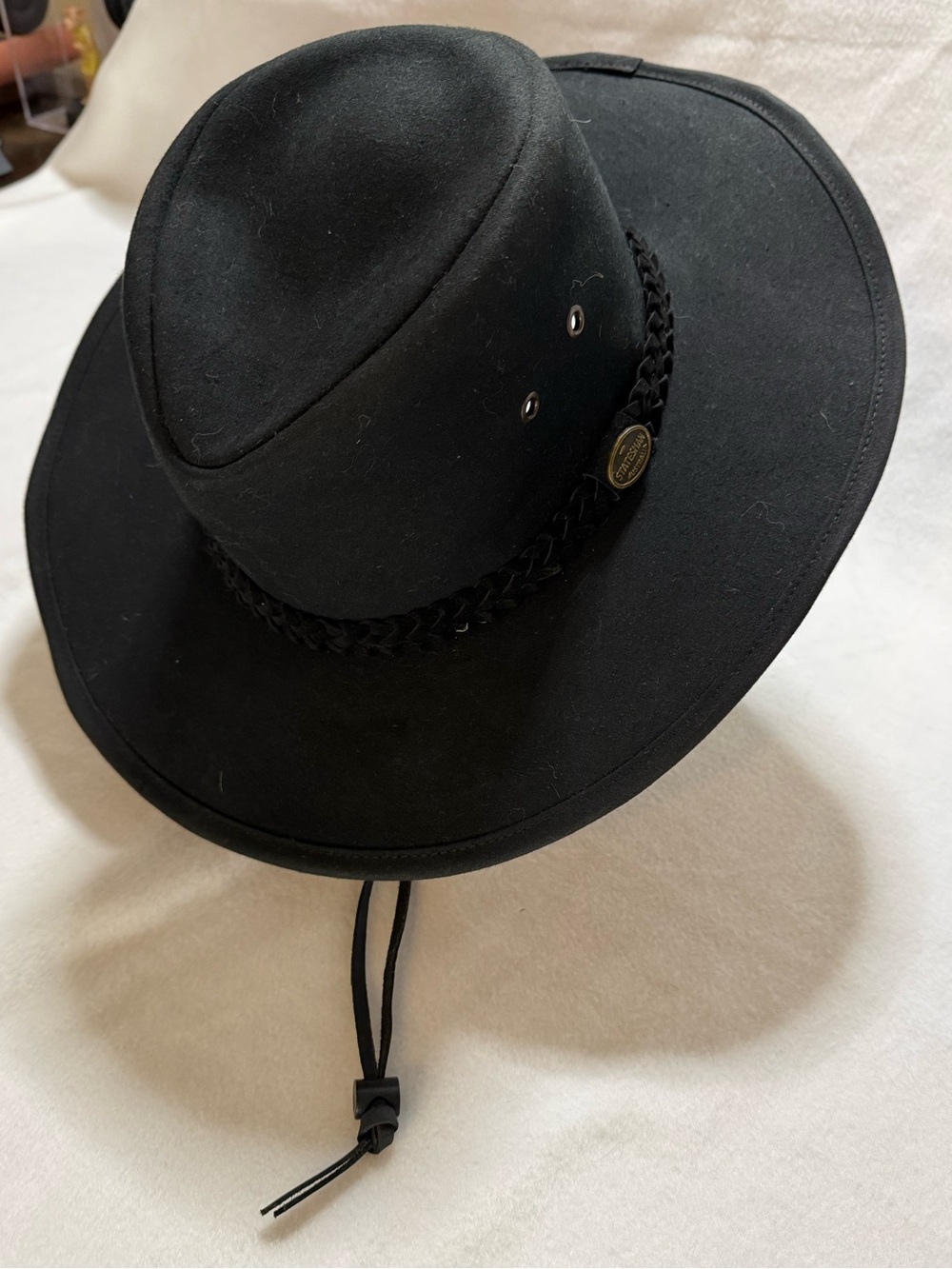 Black Outback Hat - Classic Outdoor Style